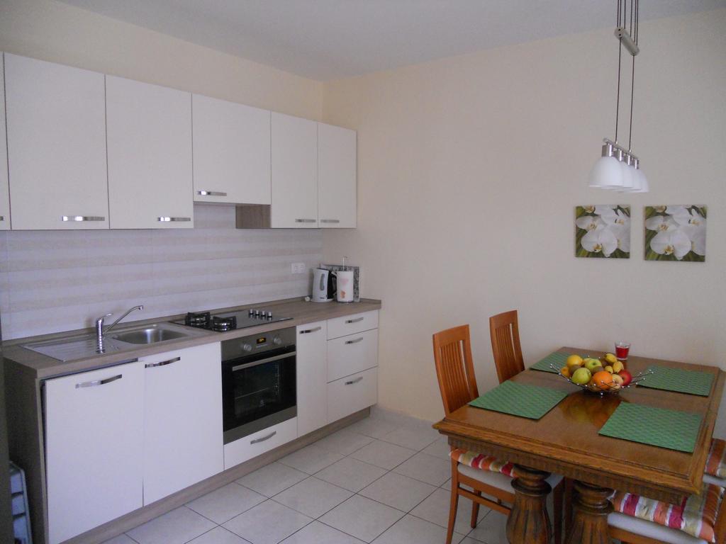 Apartments Mihalic Башка Экстерьер фото
